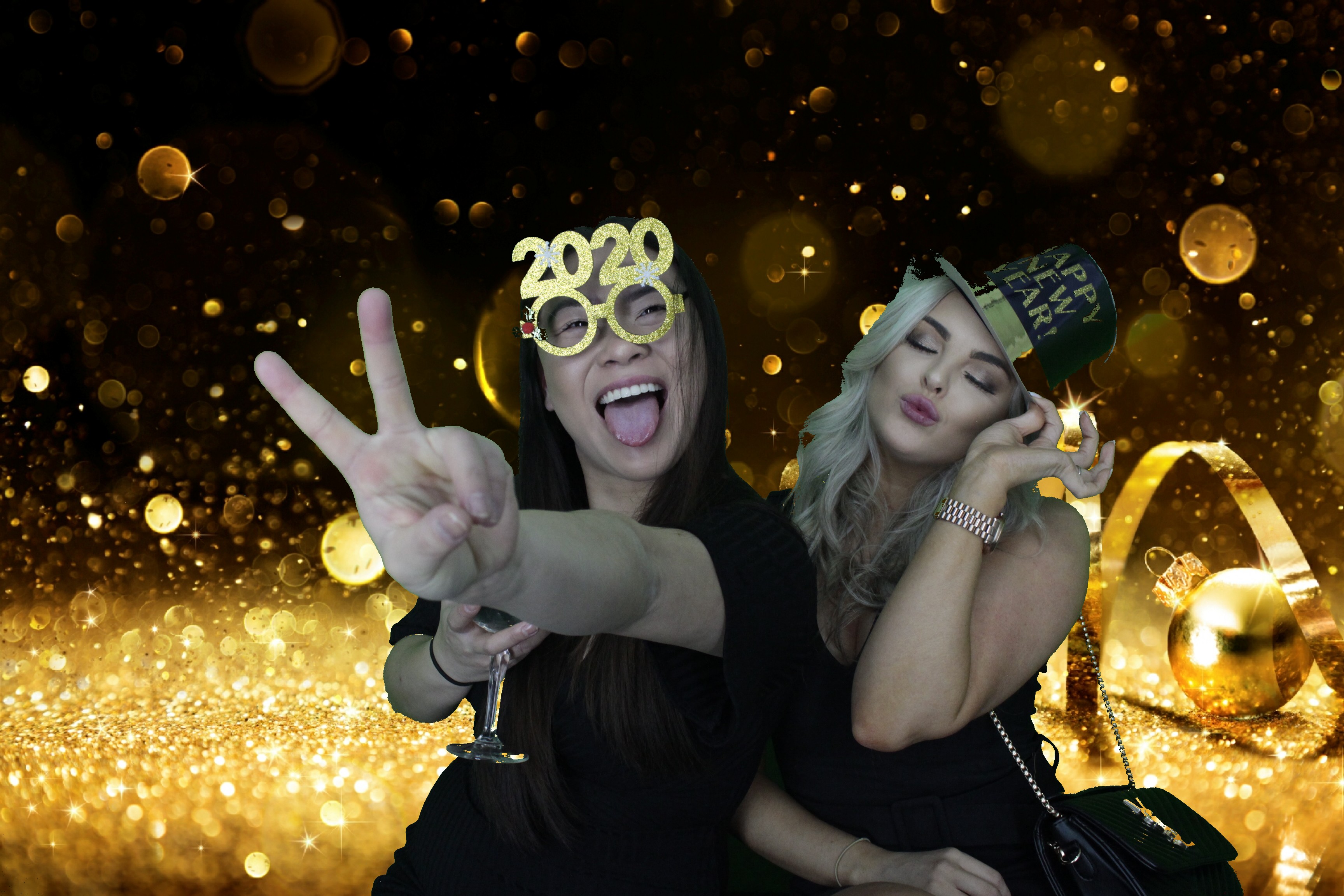 NYE Party | View more photos from the event at gallery.myphotoboothexperience.co.uk/u/MyPhotoBoothExperienceLtd/NYE-Party